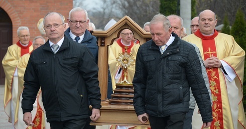 Bp Andrzej Czaja: Dziękuję, że do tej świątyni przychodzicie