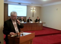 Świecki na konferencji o klerykalizmie u świeckich katolików