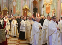 Narodowe Święto Niepodległości. Msza św. a potem defilada na pl. Zamkowym