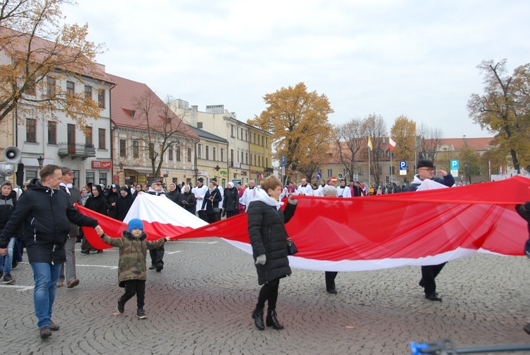 Uroczystości ku czci św. Wiktorii w Łowiczu - procesja