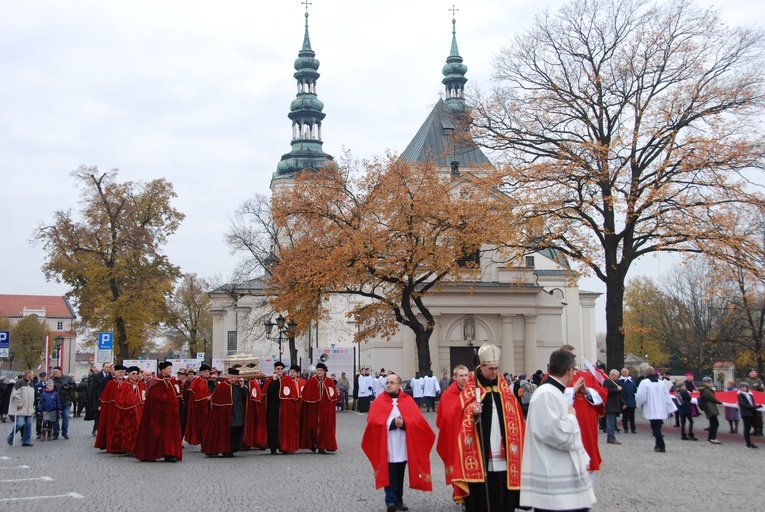 Uroczystości ku czci św. Wiktorii w Łowiczu - procesja