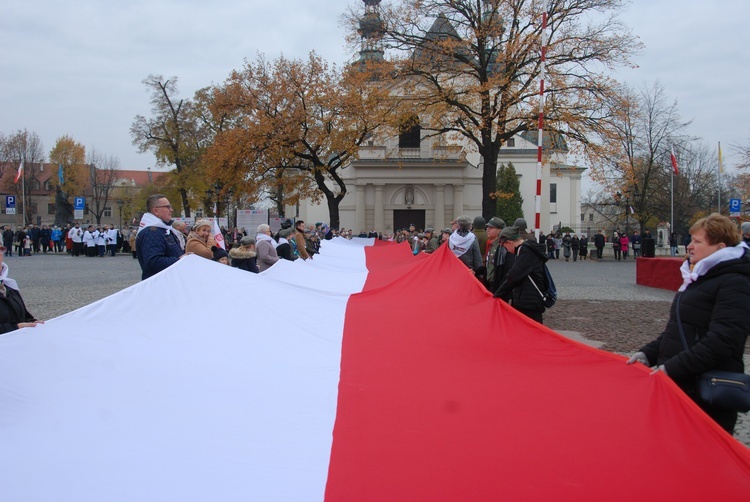 Uroczystości ku czci św. Wiktorii w Łowiczu - procesja