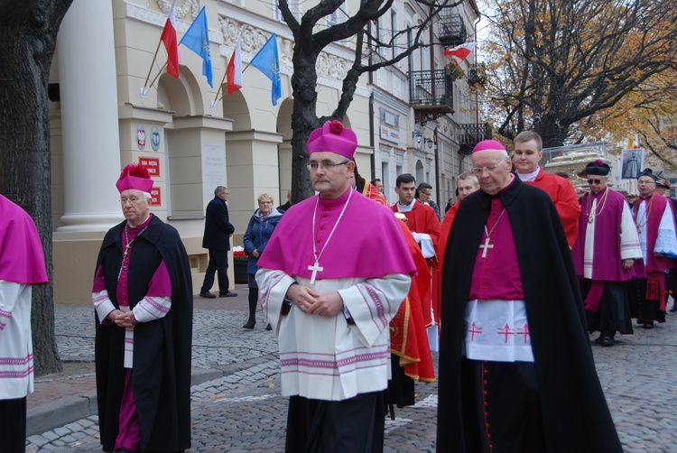 Uroczystości ku czci św. Wiktorii w Łowiczu - procesja