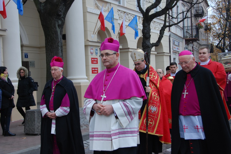 Uroczystości ku czci św. Wiktorii w Łowiczu - procesja