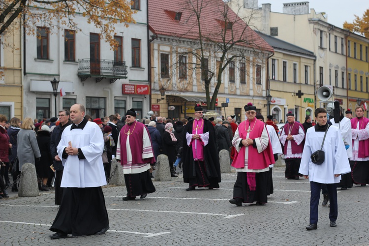 Uroczystości ku czci św. Wiktorii w Łowiczu - procesja