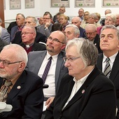 O represjonowanych działaczach Solidarności z tego regionu mówił działacz opozycyjny w PRL Andrzej Perlak (na pierwszym planie z żoną Marią).