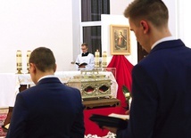 Relikwie nawiedziły także wspólnotę Wyższego Seminarium Duchownego w Łowiczu.