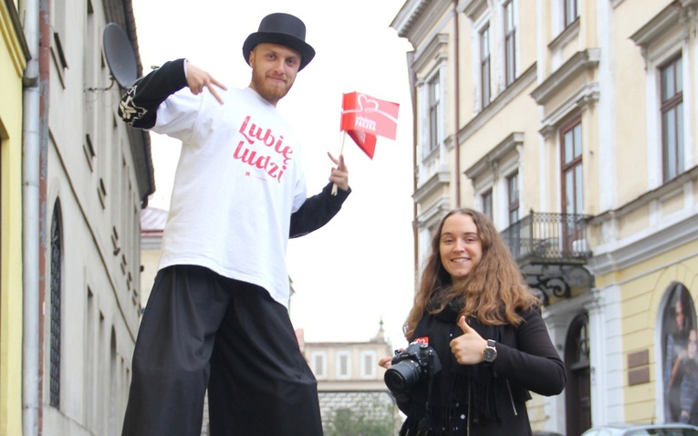 Szlachetna Paczka uczy kochać ludzi.