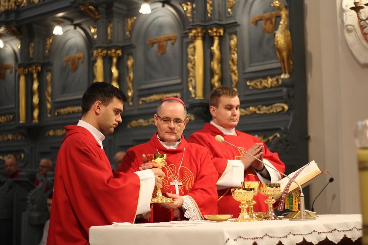 Mszy św. przewodniczył i homilię wygłosił bp Andrzej Przybylski.