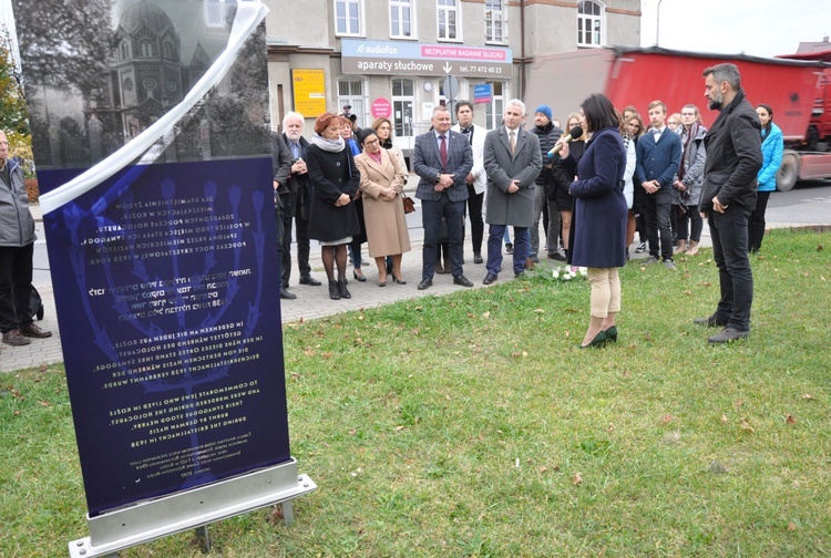 Upamiętnienie spalonej synagogi w Kędzierzynie-Koźlu