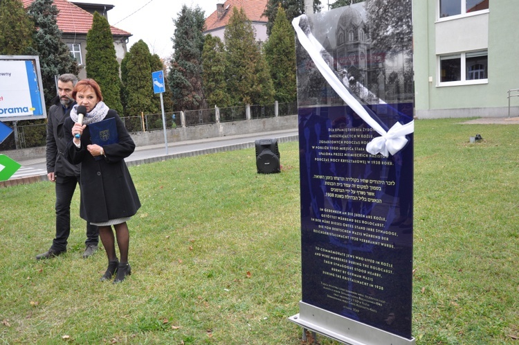 Upamiętnienie spalonej synagogi w Kędzierzynie-Koźlu