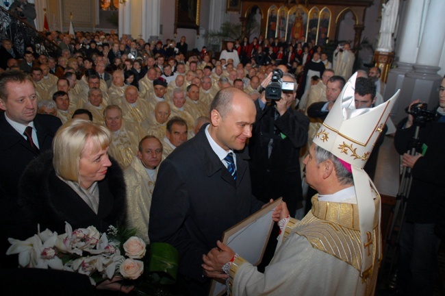 Ingres bp. Henryka Tomasika. Galeria wspomnieniowa