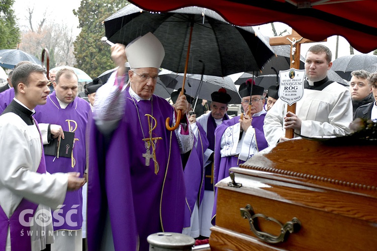 Uroczystości pogrzebowe ks. Wenancjusz Roga