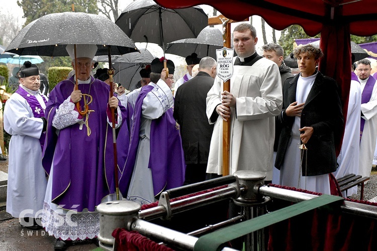 Uroczystości pogrzebowe ks. Wenancjusz Roga