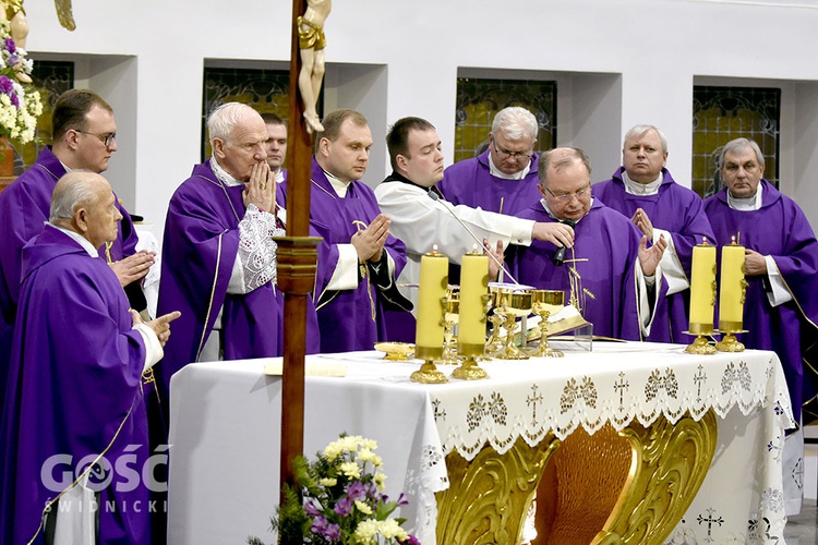 Uroczystości pogrzebowe ks. Wenancjusz Roga