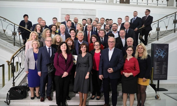 PiS oddał lewicy kierowanie sejmową komisją, w której leży projekt "Zatrzymaj aborcję"