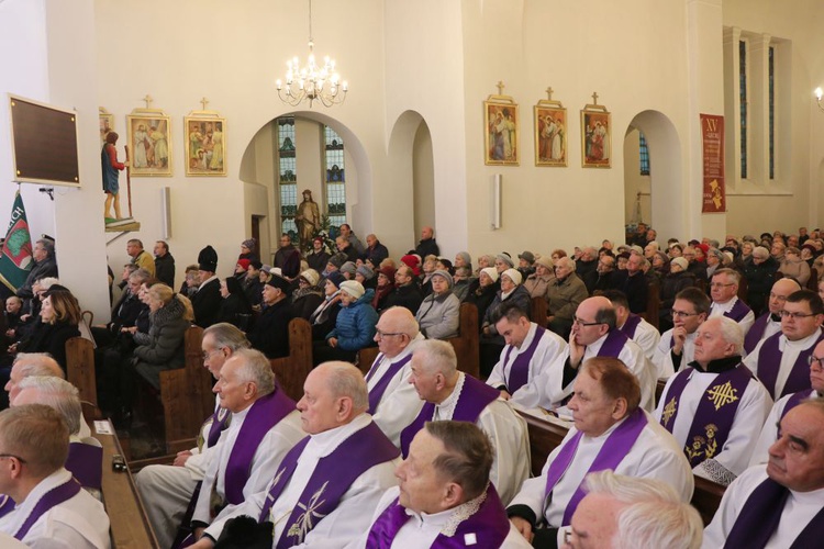 Uroczystości pogrzebowe ks. Wenancjusz Roga - cz. 02