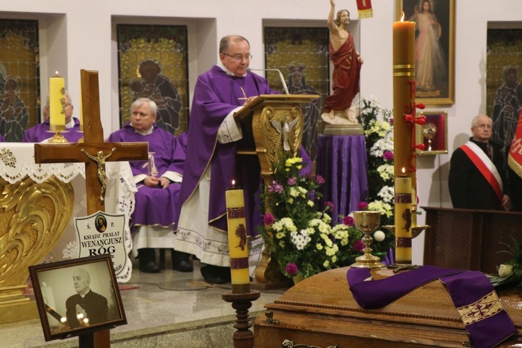 Uroczystości pogrzebowe ks. Wenancjusz Roga - cz. 02