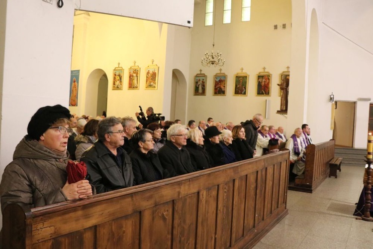 Uroczystości pogrzebowe ks. Wenancjusz Roga - cz. 02