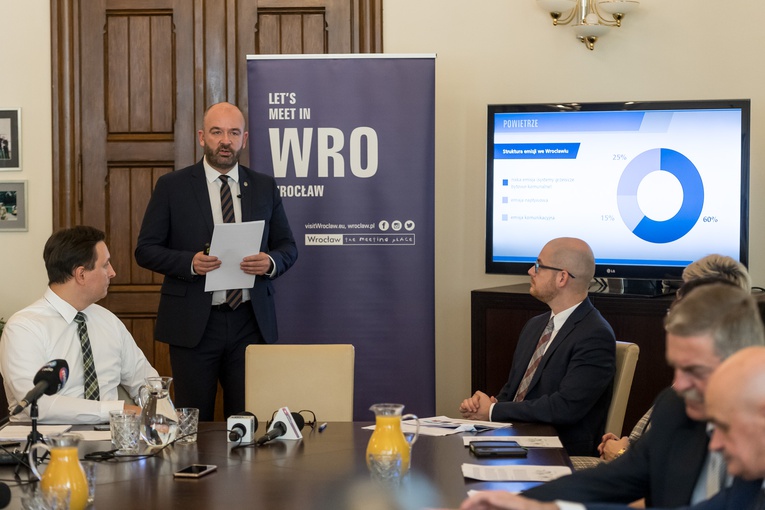 Miliony złotych na walkę ze smogiem we Wrocławiu