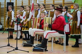 Klon. Wspólnie śpiewamy i tańczymy