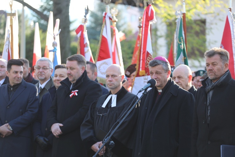 Uroczysty Apel Poległych na Cmentarzu Wojska Polskiego w Bielsku-Białej.