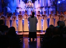 Gregoriańki śpiew był jednym z rodzajów muzyki podczas pierwszego wieczoru.