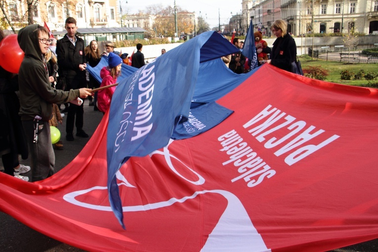Marsz na otwarcie bazy rodzin Szlachetnej Paczki 2019