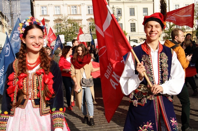 Marsz na otwarcie bazy rodzin Szlachetnej Paczki 2019