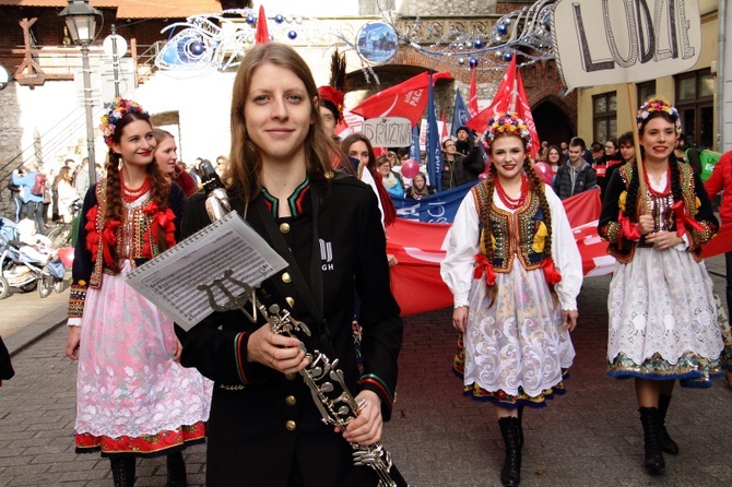 Marsz na otwarcie bazy rodzin Szlachetnej Paczki 2019