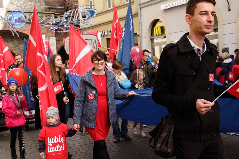 Marsz na otwarcie bazy rodzin Szlachetnej Paczki 2019