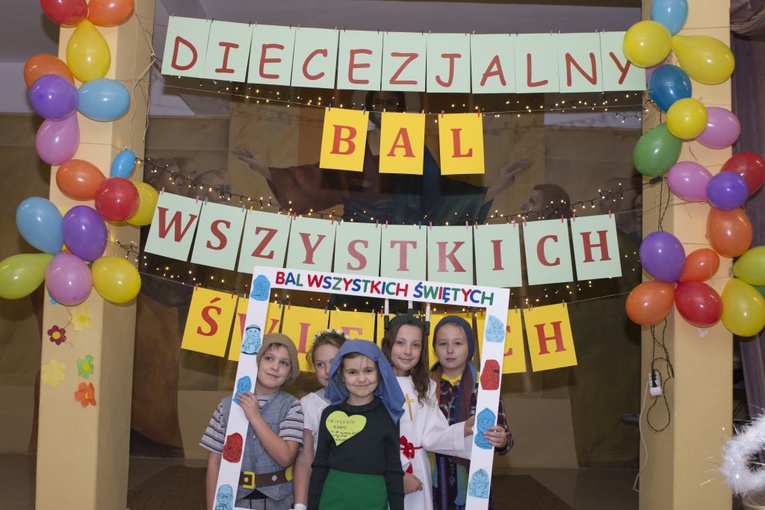 ​Bal Wszystkich Świętych dla dzieci z całej diecezji w Gorzowi Wlkp.
