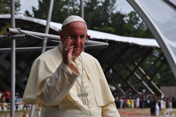 Papież zachęca do adoracji Jezusa w Eucharystii