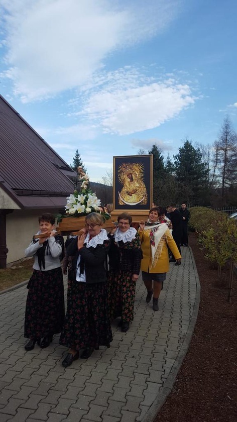 Odpust Matki Bożej Ostrobramskiej w Lasie k. Suchej Beskidzkiej