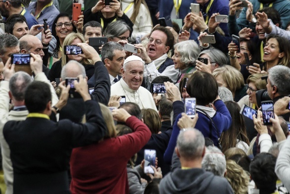 Papież: Marnowanie żywności obciąża nasze sumienia 