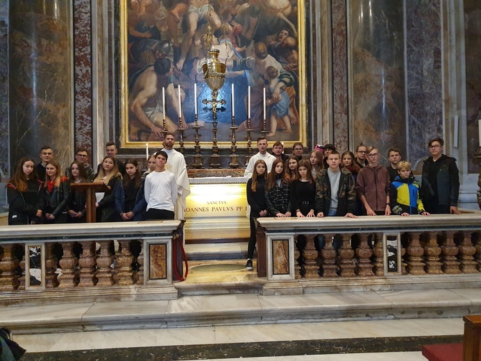 Młodzież z Brzegu Dolnego w Rzymie
