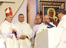Biskup Tadeusz Rakoczy odebrał medal Benemerenti Congregationis Sancti Michaelis Archangeli.