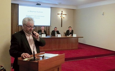 Z. Rudnicki diagnozował, że świeccy prezentują także wiele postaw klerykalnych.