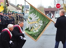 Wspólnota Lasów Osady Bolimów otrzymała sztandar.