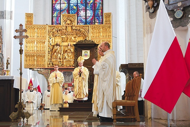 Eucharystii przewodniczył i homilię wygłosił metropolita gdański.