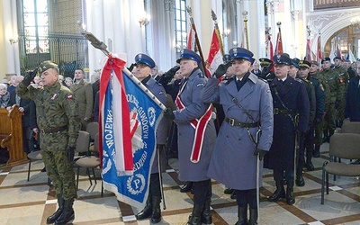 Eucharystia sprawowana była w intencji ojczyzny.