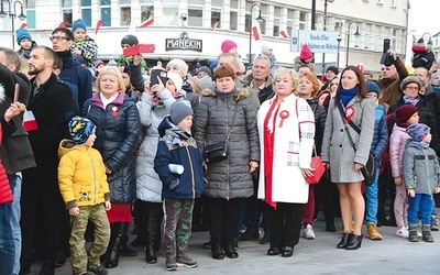 W obchodach wzięło udział wielu mieszkańców.