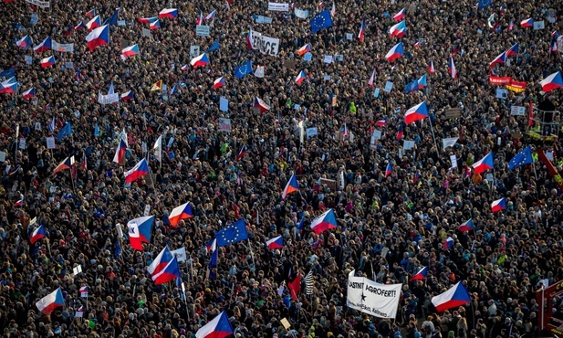 W Czechach największe społeczne protesty od czasów 1989 r. Ale władze wciąż trzymają się mocno