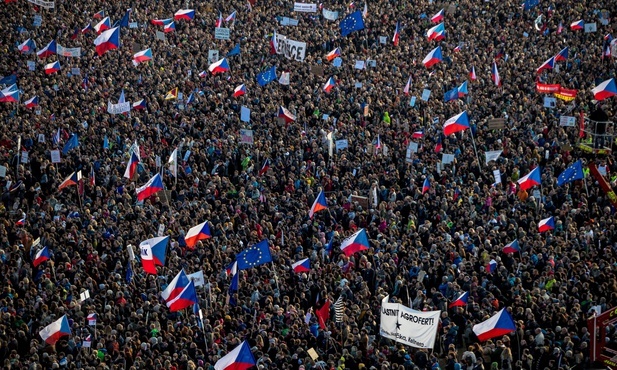 W Czechach największe społeczne protesty od czasów 1989 r. Ale władze wciąż trzymają się mocno
