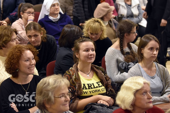 Wykład o fałszywych obrazach Ducha Świętego