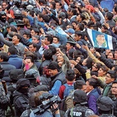 Przeciwko rządom Evo Moralesa protestuje klasa średnia, która w Boliwii oznacza osoby żyjące z miesiąca na miesiąc.
