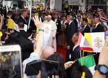 Papież przybywa do szptala