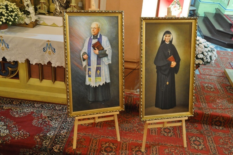 Wprowadzenie relikwii do parafii w Osieku
