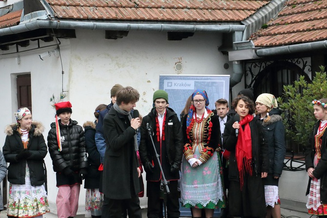 Osadzanie chochoła przed Rydlówką 2019