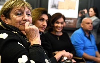 Markowa: Rodzina ratujących Żydów podczas II wojny światowej spotkała się z rodziną ratowanych